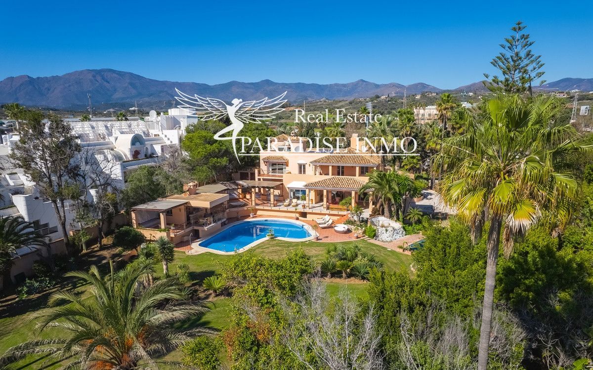 Detached villa for sale Estepona, Málaga. Ref: 3145. Paradise Group 