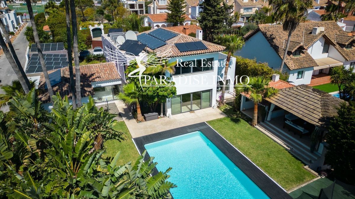 Detached villa for sale Estepona, Málaga. Ref: 3206. Paradise Group 
