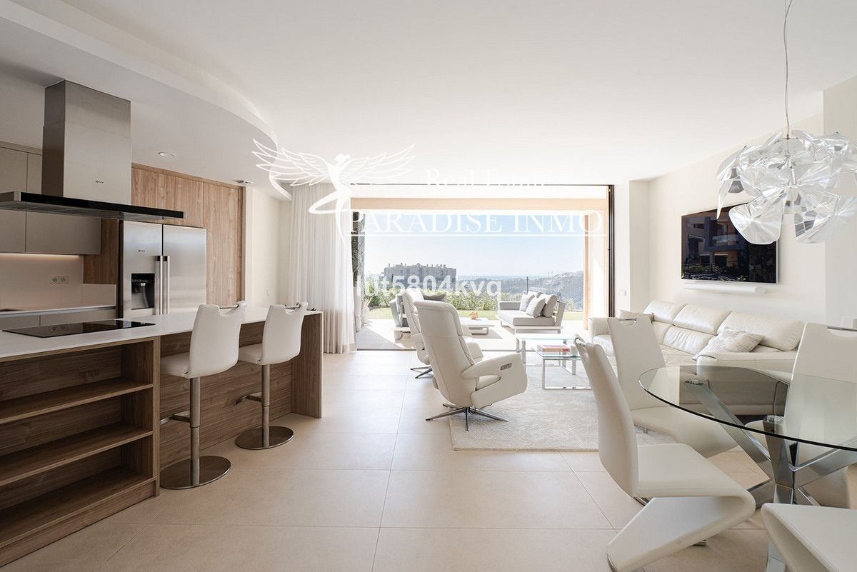 Flat for sale Benahavis, Málaga. Ref: 3513. Paradise Group 