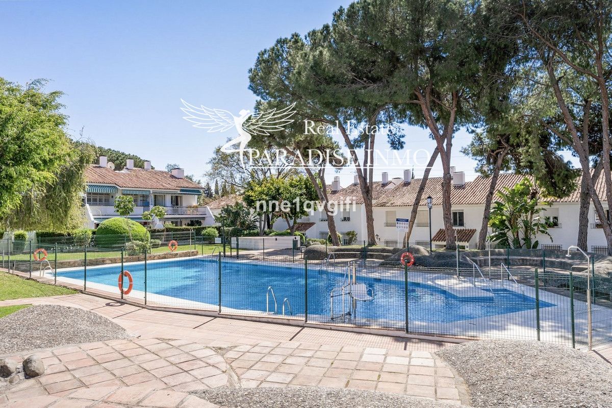 Flat for sale Marbella, Málaga. Ref: 3535. Paradise Group 