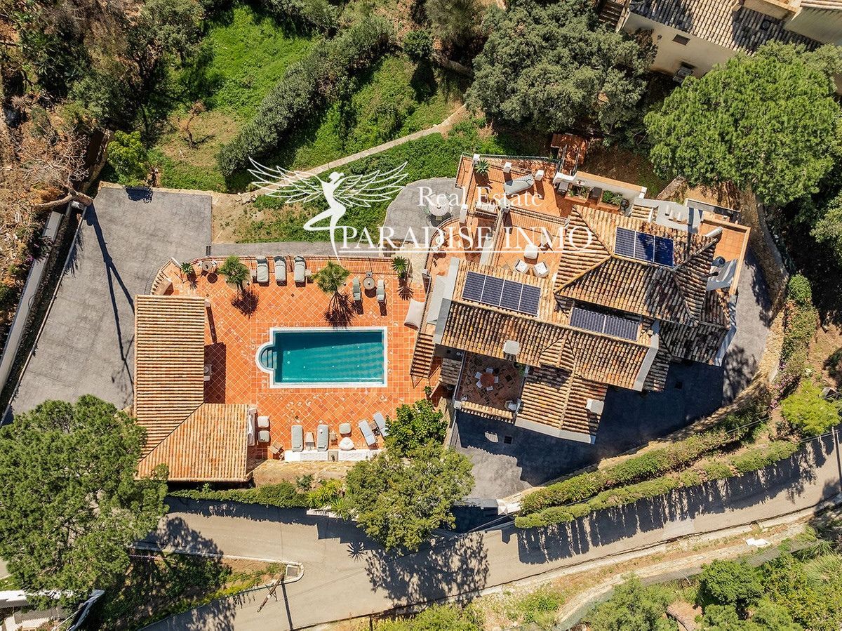 Detached villa for sale Benahavis, Málaga. Ref: 3555. Paradise Group 