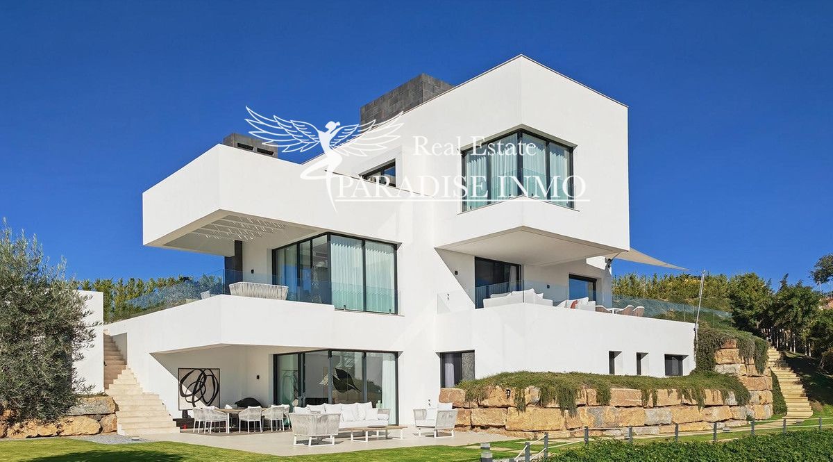 Detached villa for sale Benahavis, Málaga. Ref: 3739. Paradise Group 
