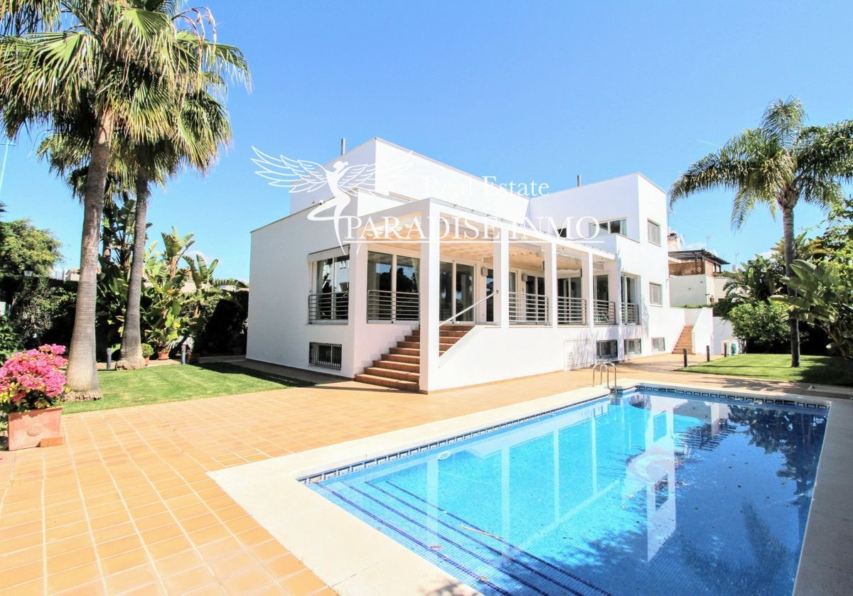 Detached villa for sale Marbella, Málaga. Ref: 3808. Paradise Group 