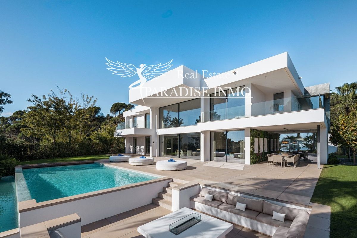 Detached villa for sale Benahavis, Málaga. Ref: 3826. Paradise Group 