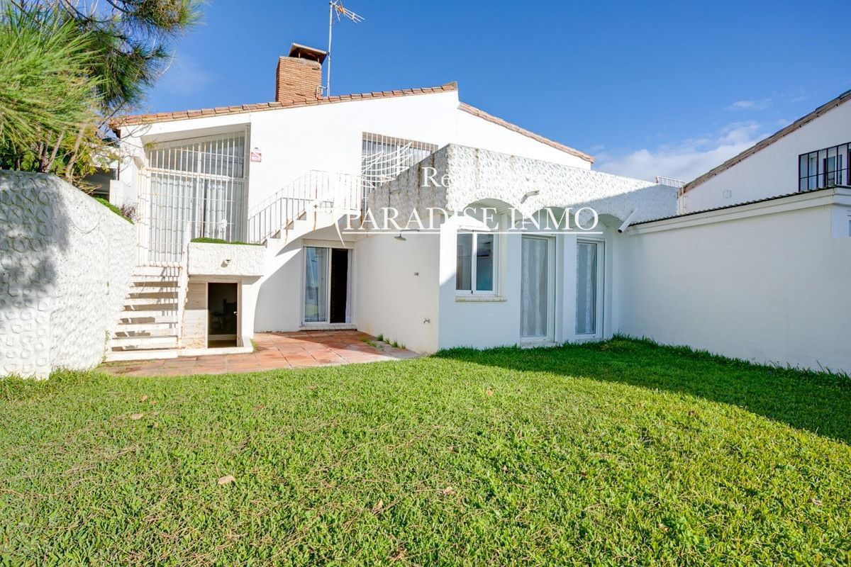 Detached villa for sale Estepona, Málaga. Ref: 3839. Paradise Group 