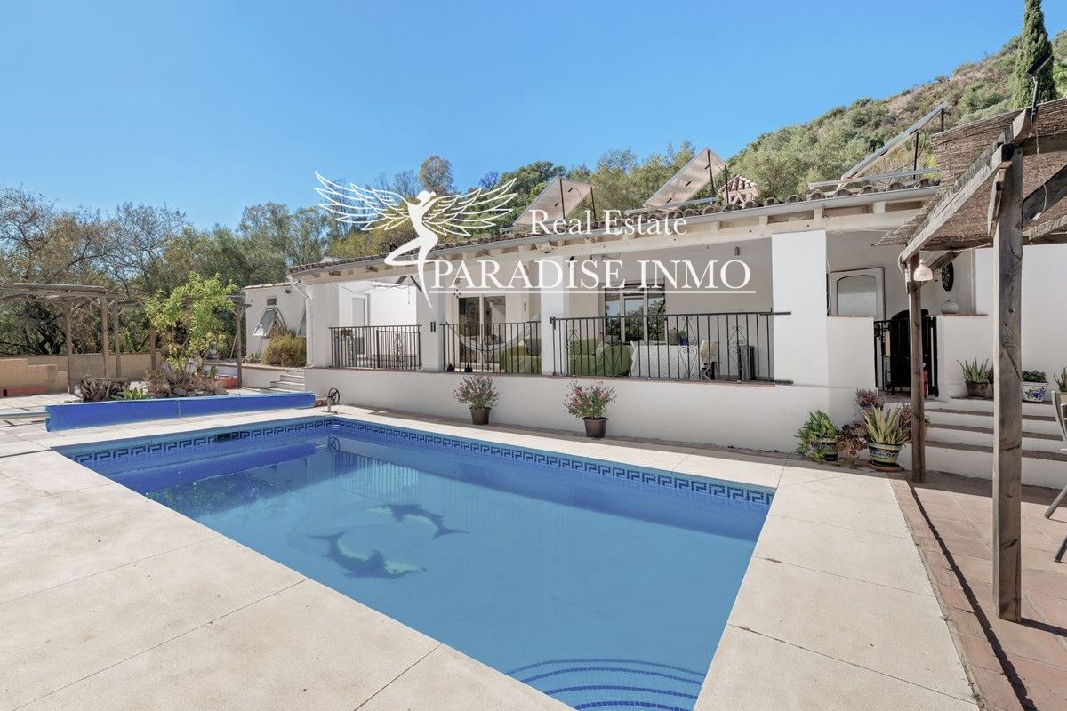 Detached villa for sale Estepona, Málaga. Ref: 3861. Paradise Group 