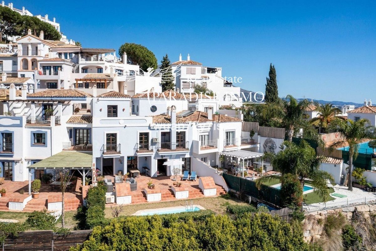 Detached villa for sale Benahavis, Málaga. Ref: 3893. Paradise Group 