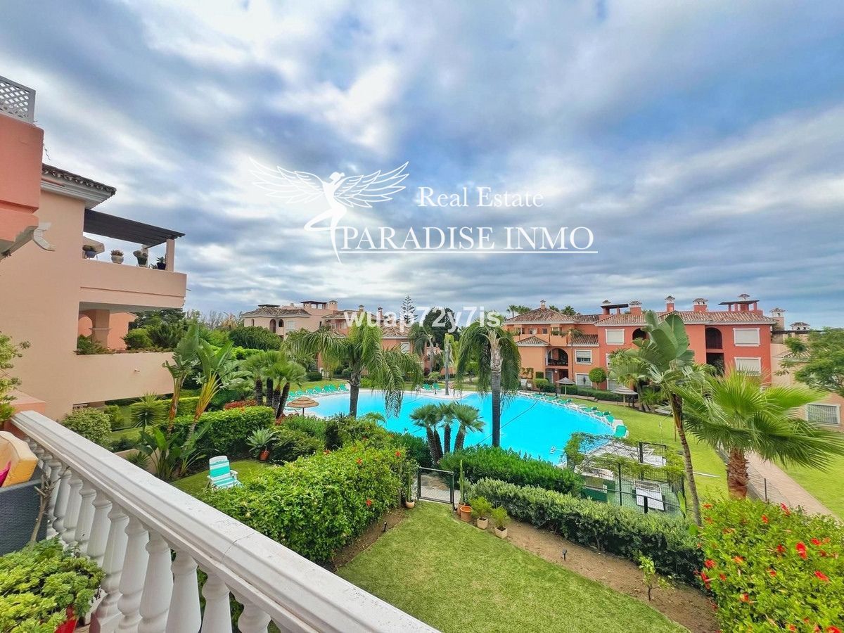 Flat for sale Estepona, Málaga. Ref: 3894. Paradise Group 