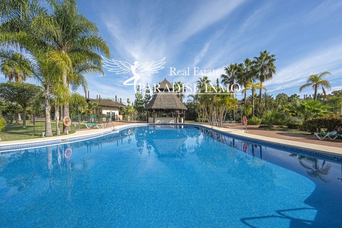 Flat for sale Estepona, Málaga. Ref: 3922. Paradise Group 