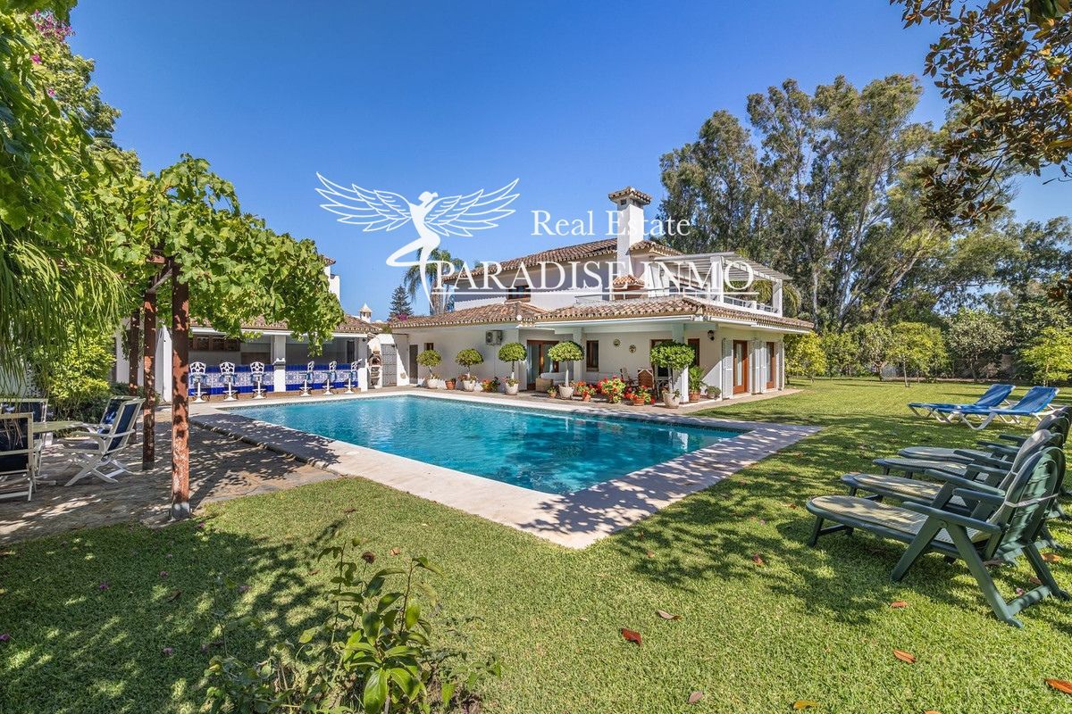 Detached villa for sale Estepona, Málaga. Ref: 4015. Paradise Group 
