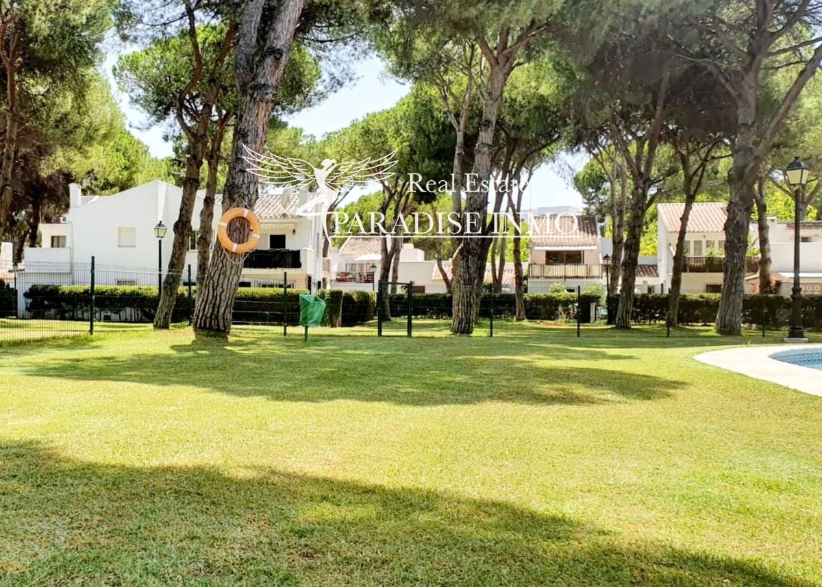 Flat for sale Estepona, Málaga. Ref: 4042. Paradise Group 