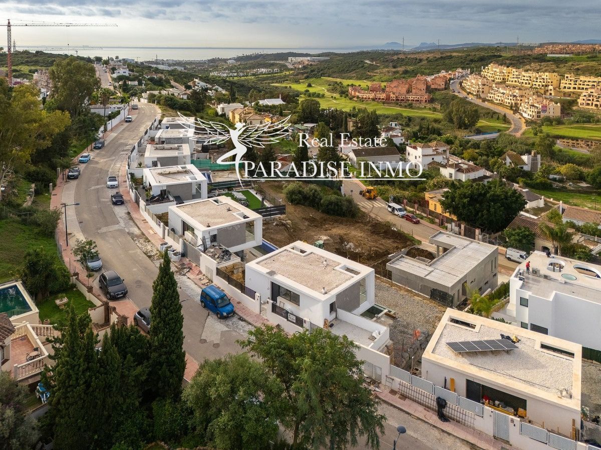 Detached villa for sale Estepona, Málaga. Ref: 4049. Paradise Group 