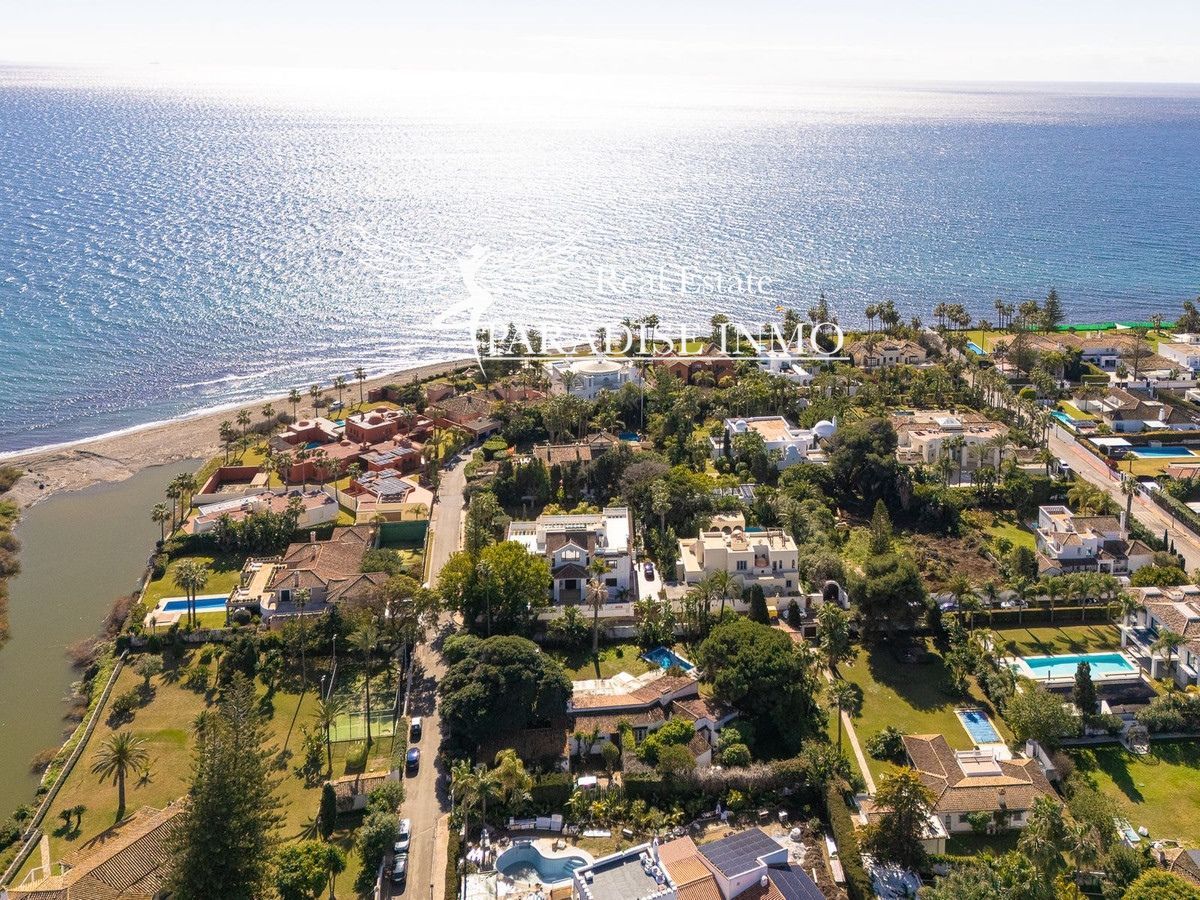 Detached villa for sale Marbella, Málaga. Ref: 4050. Paradise Group 