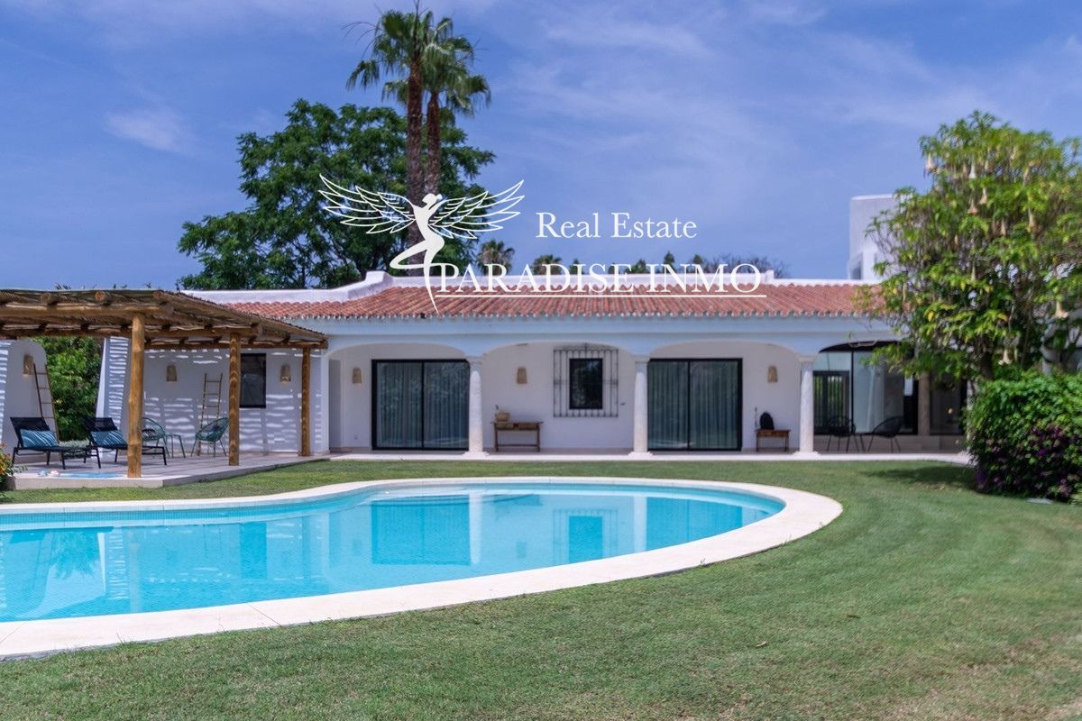 Detached villa for sale Marbella, Málaga. Ref: 4101. Paradise Group 