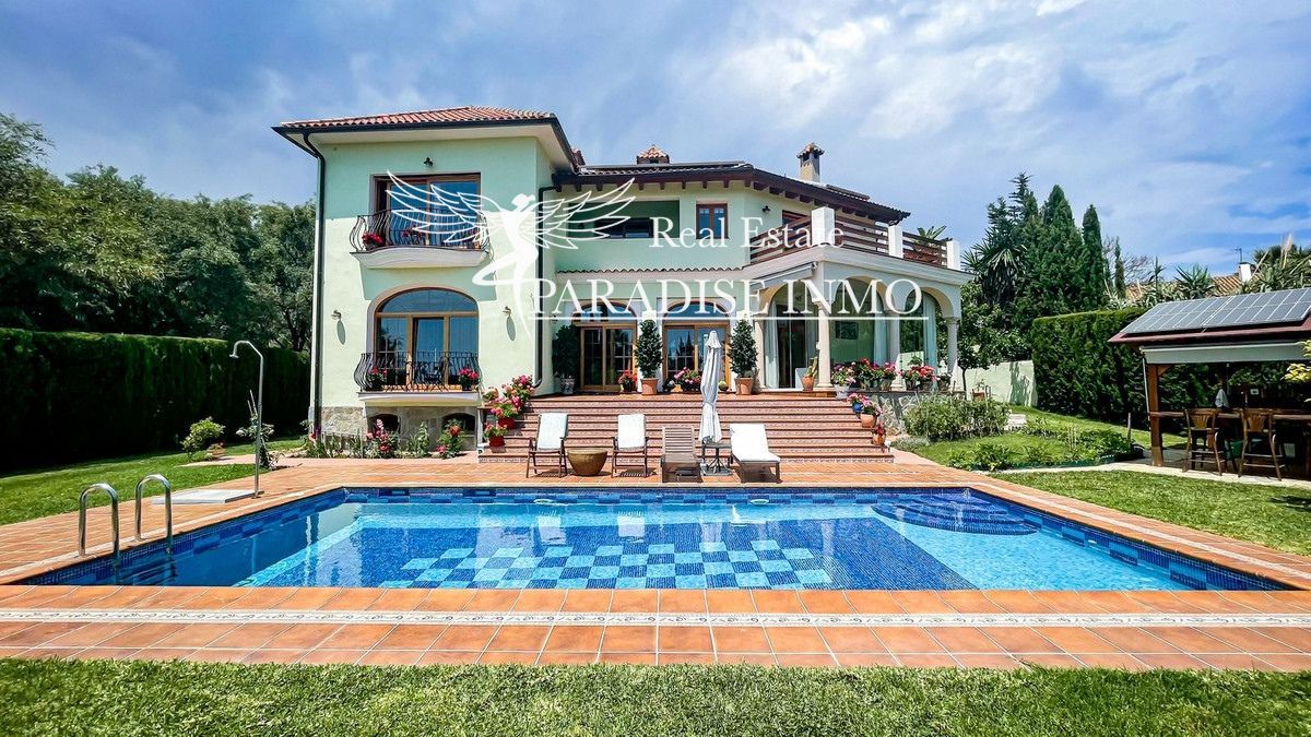 Detached villa for sale Marbella, Málaga. Ref: 4103. Paradise Group 