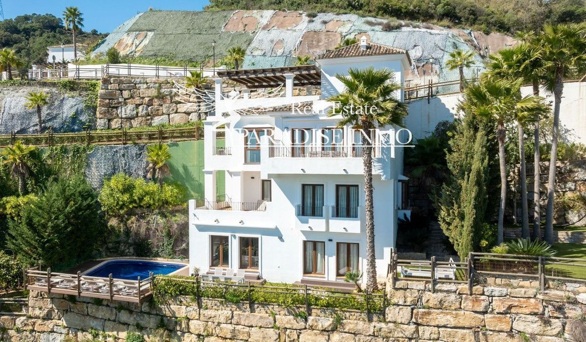 Detached villa for sale Benahavis, Málaga. Ref: 4166. Paradise Group 