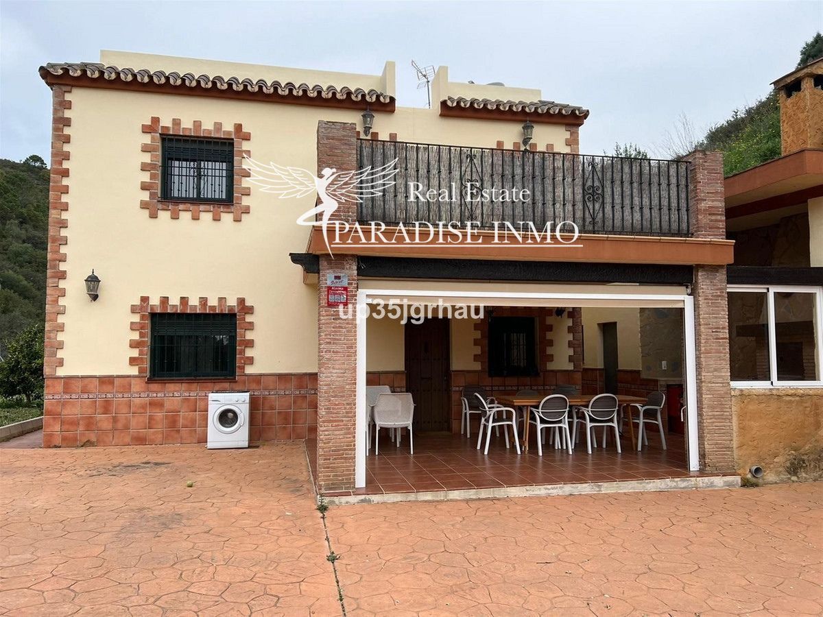 Detached villa for sale Estepona, Málaga. Ref: 4180. Paradise Group 