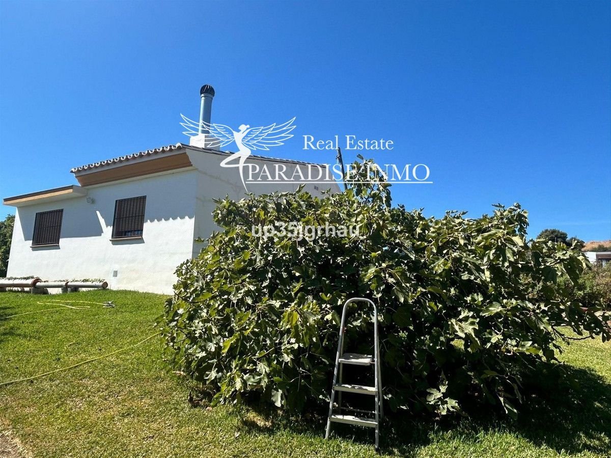 Detached villa for sale Estepona, Málaga. Ref: 4192. Paradise Group 