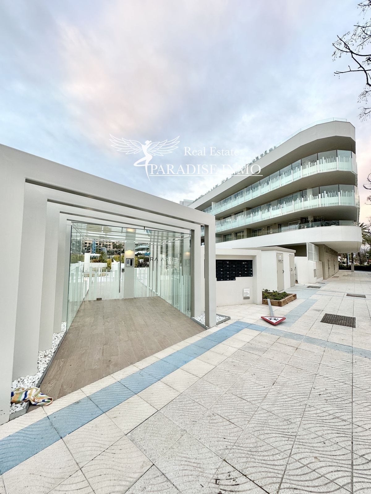 Flat for sale Marbella, Málaga. Ref: 4338. Paradise Group 