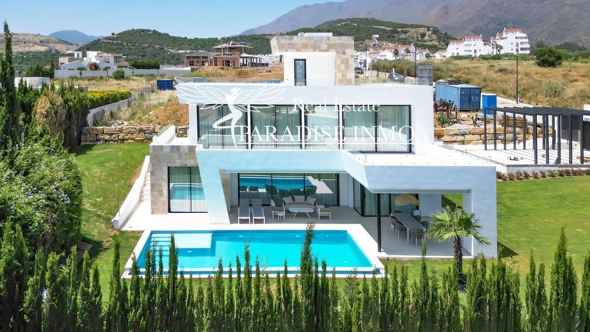 Detached villa for sale Estepona, Málaga. Ref: 4357. Paradise Group 