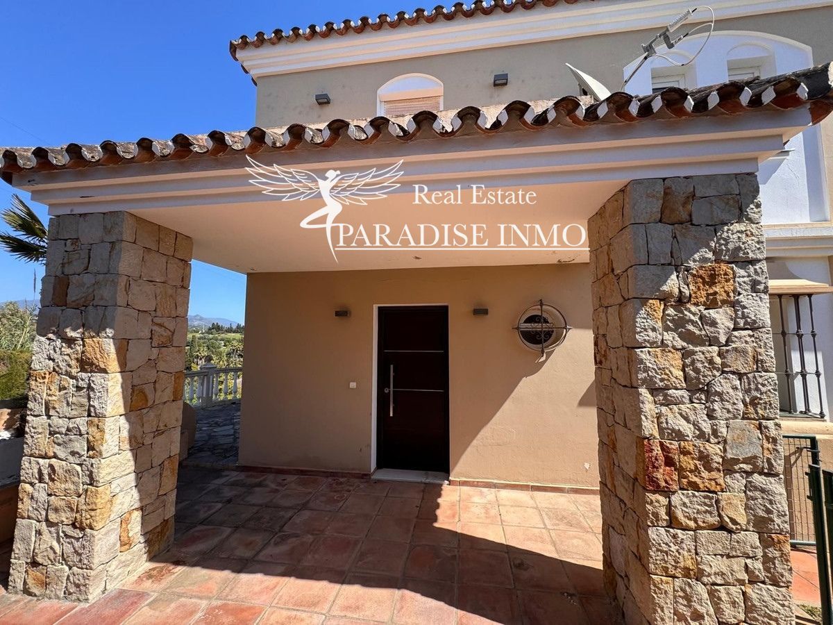Detached villa for sale Estepona, Málaga. Ref: 4390. Paradise Group 
