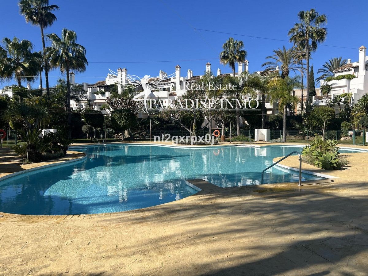Detached villa for sale Estepona, Málaga. Ref: 4582. Paradise Group 
