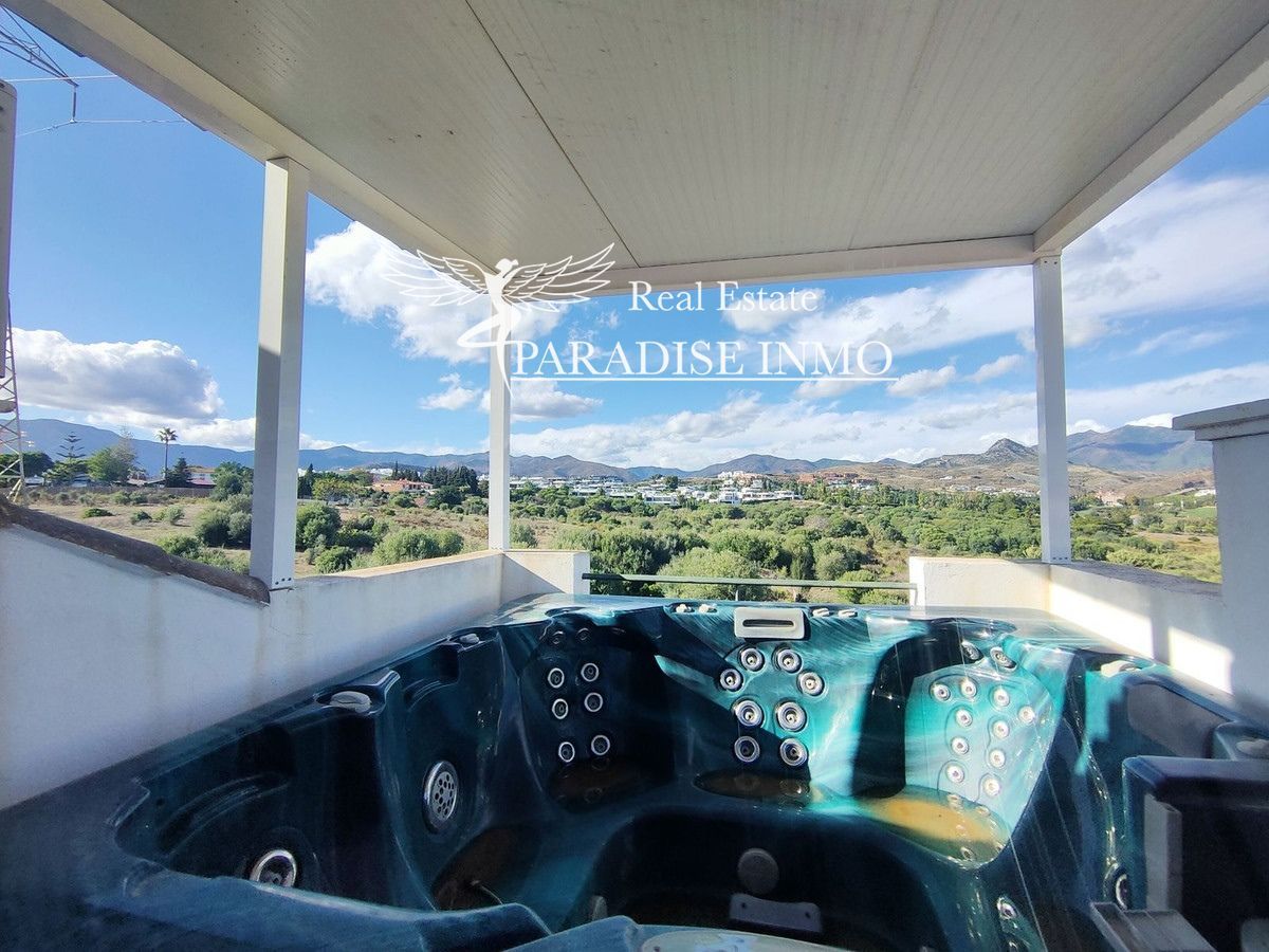 Detached villa for sale Estepona, Málaga. Ref: 4620. Paradise Group 