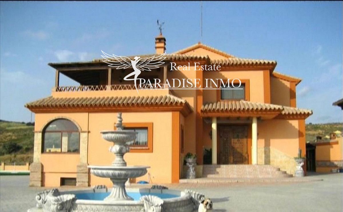 Detached villa for sale Estepona, Málaga. Ref: 4652. Paradise Group 