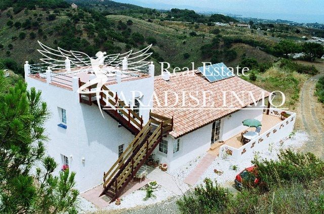 Detached villa for sale Estepona, Málaga. Ref: 4661. Paradise Group 