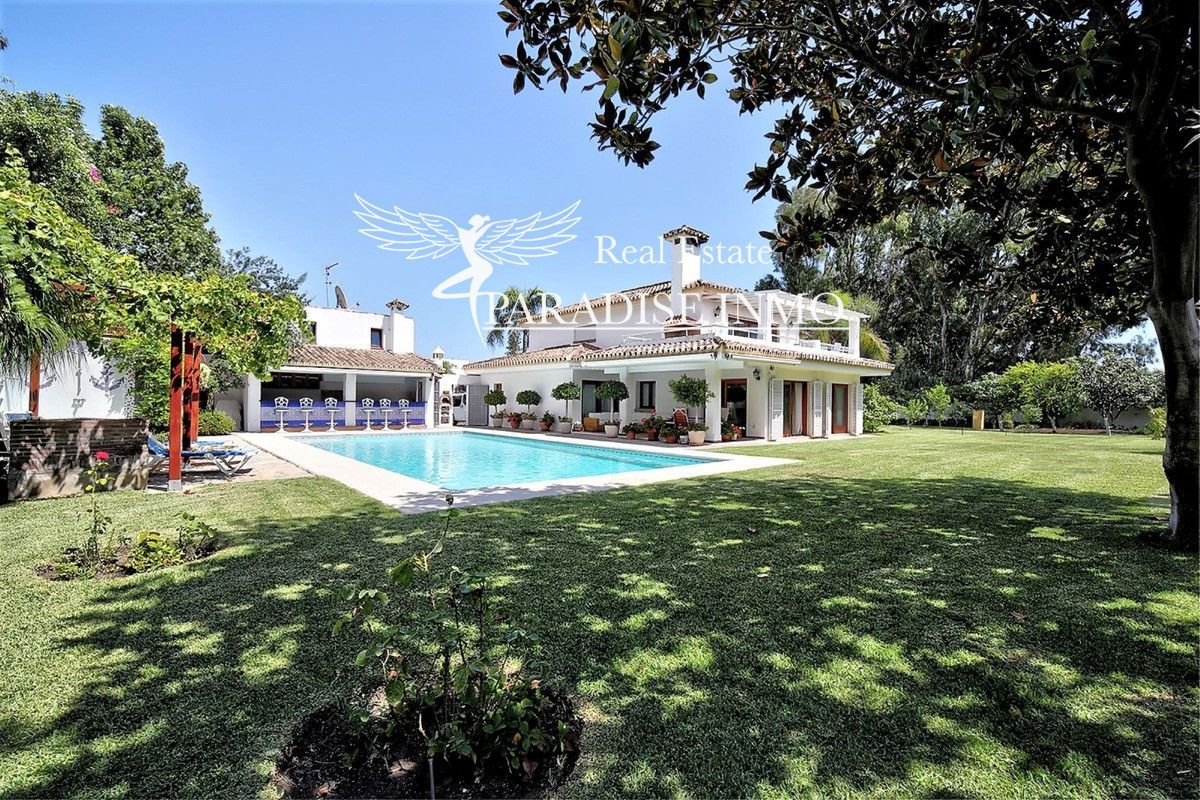 Detached villa for sale Estepona, Málaga. Ref: 4810. Paradise Group 