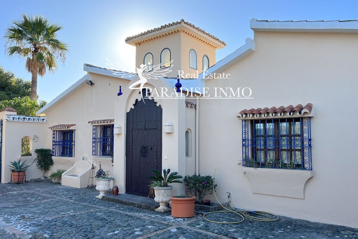 Detached villa for sale Estepona, Málaga. Ref: 4940. Paradise Group 