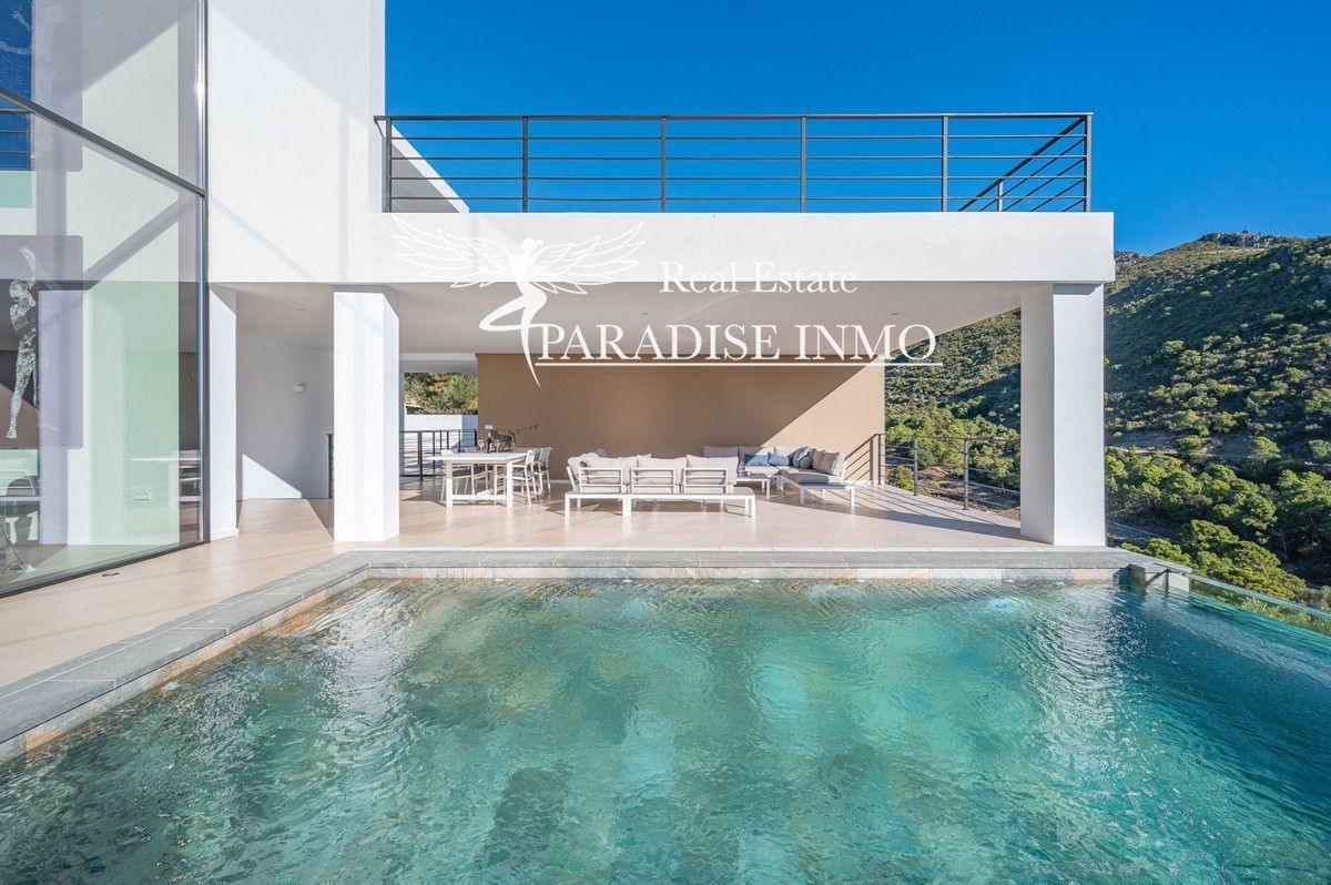Detached villa for sale Benahavis, Málaga. Ref: 4948. Paradise Group 
