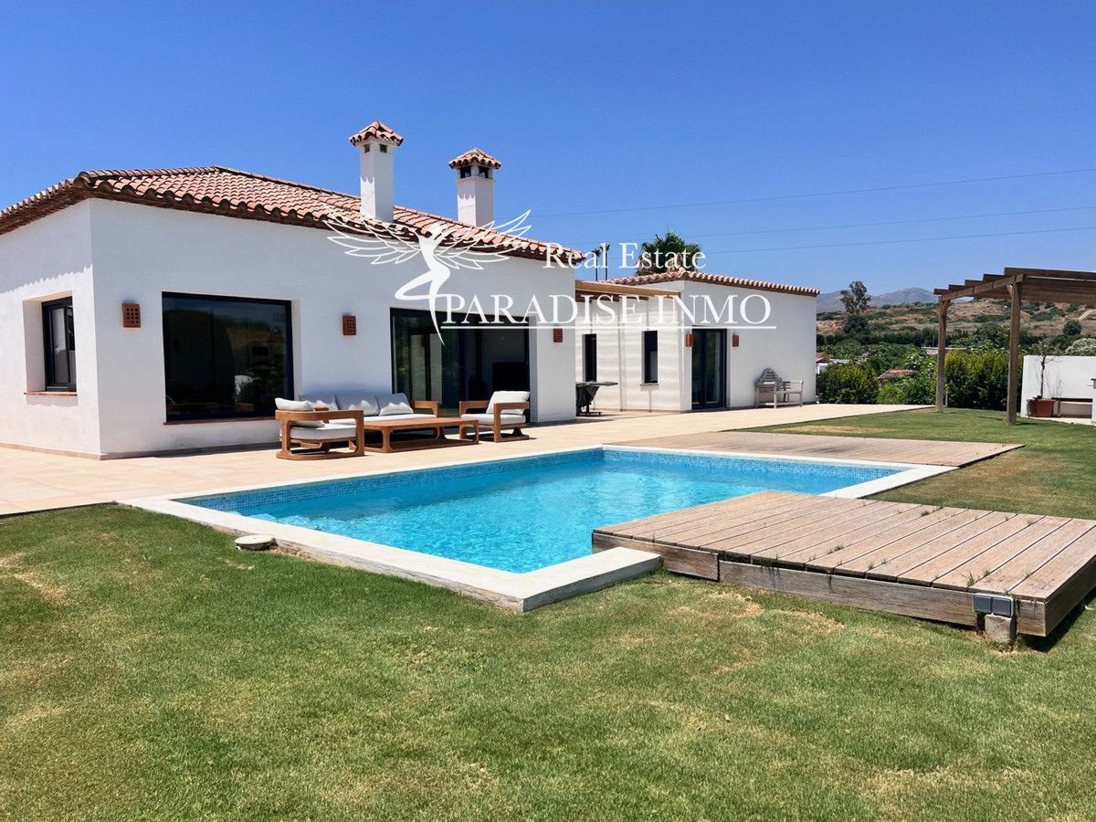 Detached villa for sale Estepona, Málaga. Ref: 5006. Paradise Group 