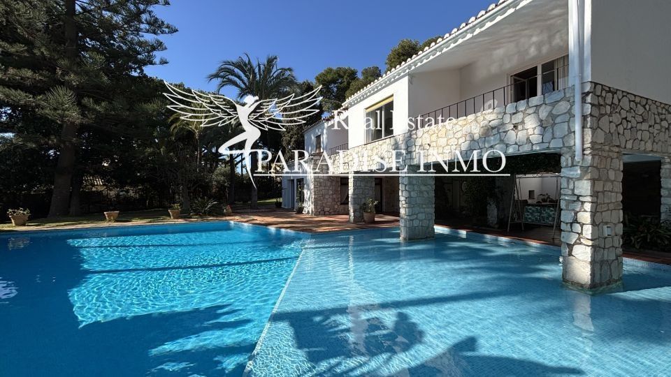 Detached villa for sale Marbella, Málaga. Ref: 5040. Paradise Group 