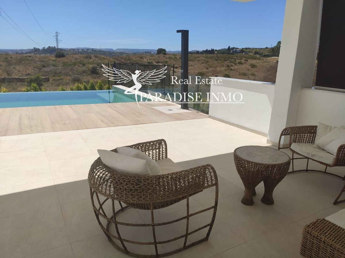 Detached villa for sale Estepona, Málaga. Ref: 5054. Paradise Group 