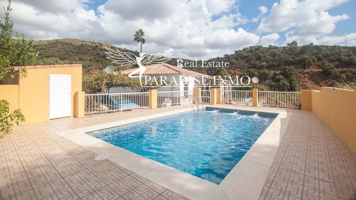 Detached villa for sale Estepona, Málaga. Ref: 5067. Paradise Group 