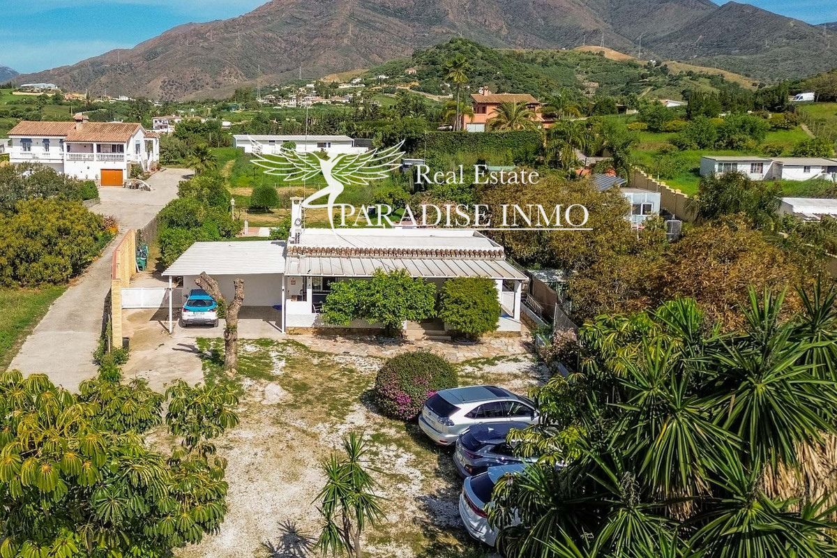 Detached villa for sale Estepona, Málaga. Ref: 5452. Paradise Group 
