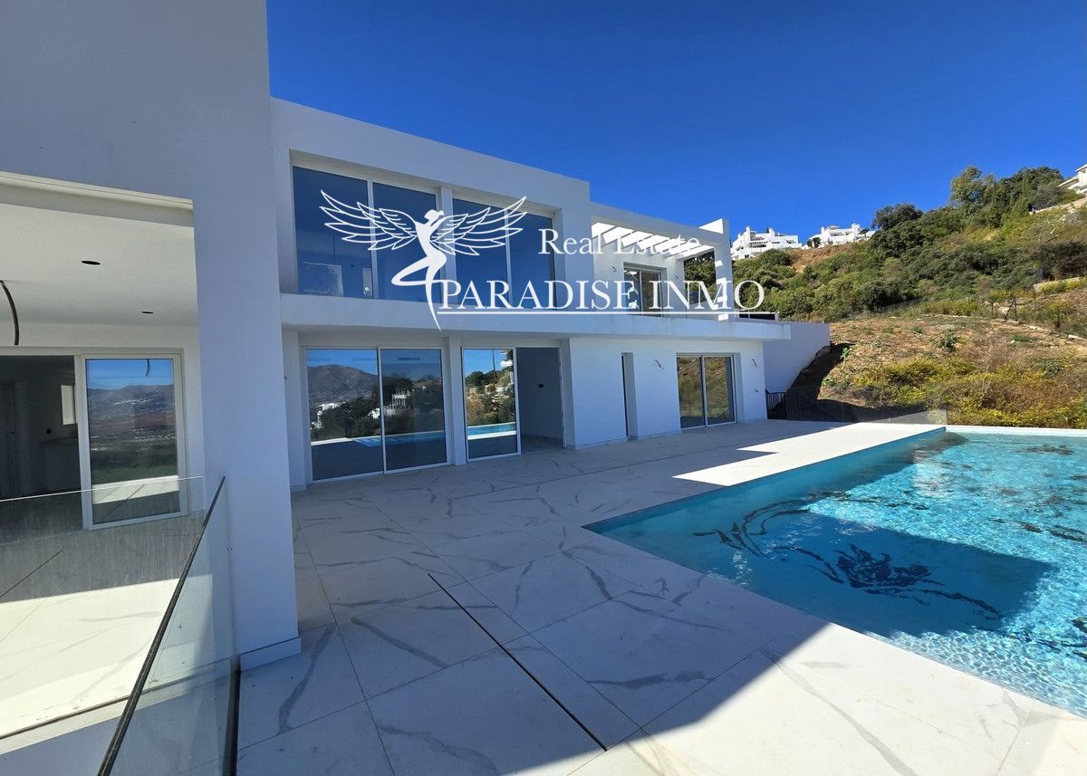 Detached villa for sale Marbella, Málaga. Ref: 5460. Paradise Group 