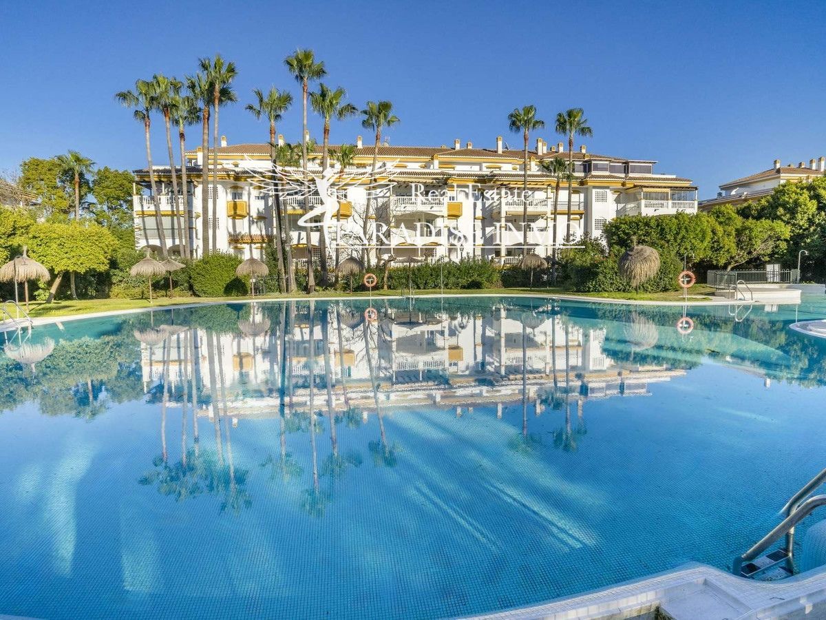 Flat for sale Marbella, Málaga. Ref: 5473. Paradise Group 