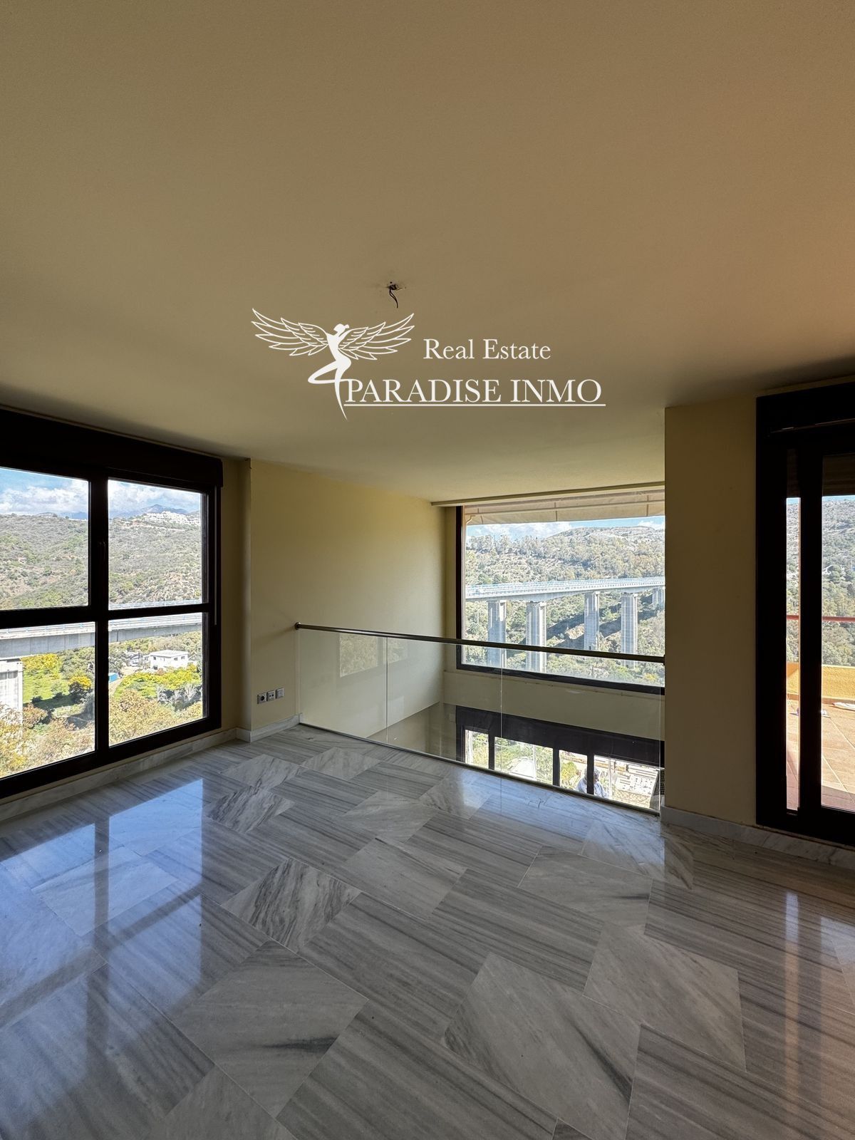 Flat for sale Benahavis, Málaga. Ref: 5528. Paradise Group 