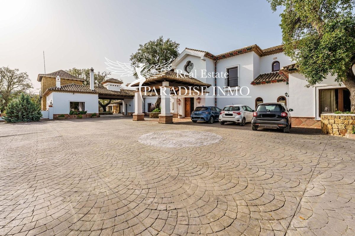 Detached villa for sale Marbella, Málaga. Ref: 5551. Paradise Group 