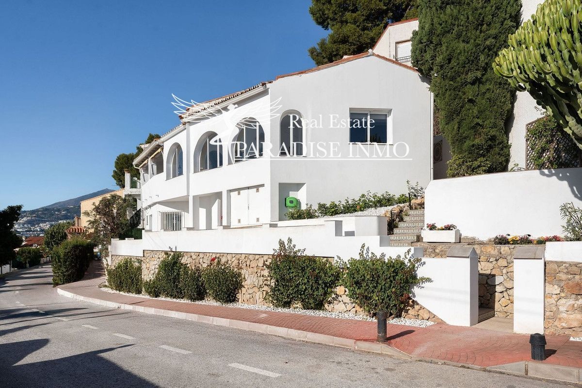 Detached villa for sale Marbella, Málaga. Ref: 5595. Paradise Group 