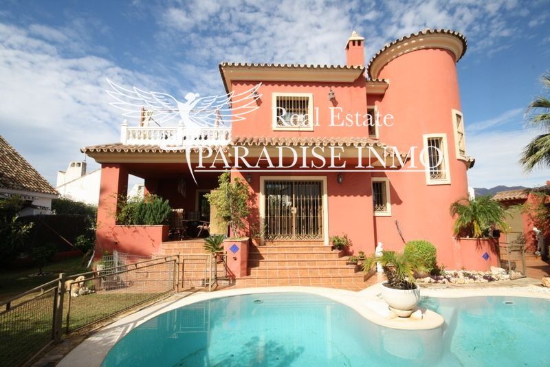 Chalet Independiente en venta Marbella, Málaga. Ref: 5811. Paradise Group 