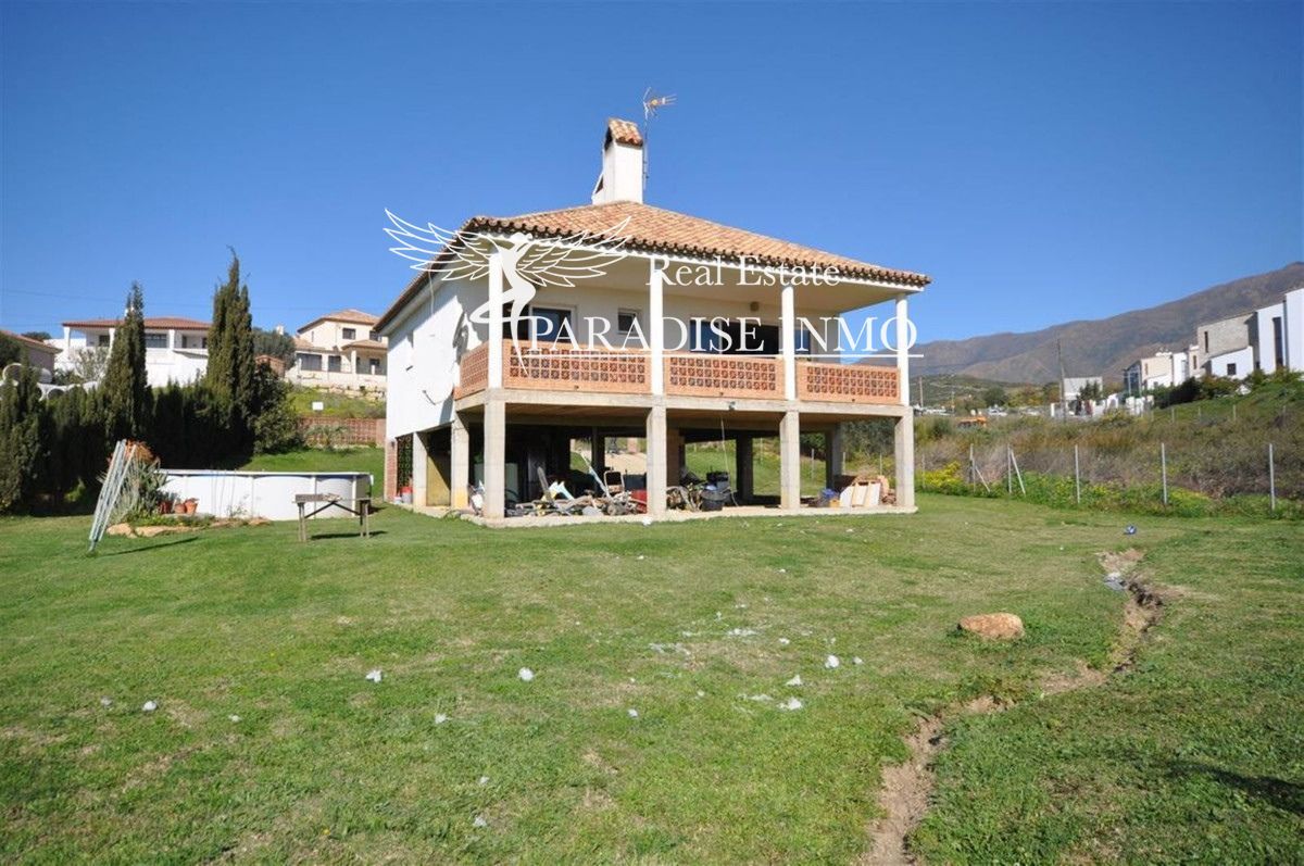 Chalet Independiente en venta Estepona, Málaga. Ref: 5897. Paradise Group 