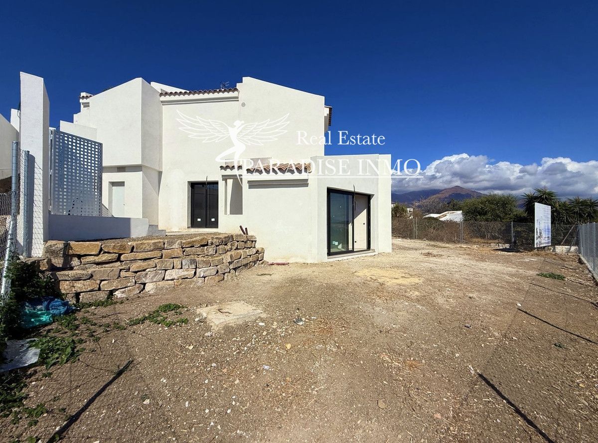 Chalet Independiente en venta Estepona, Málaga. Ref: 5898. Paradise Group 
