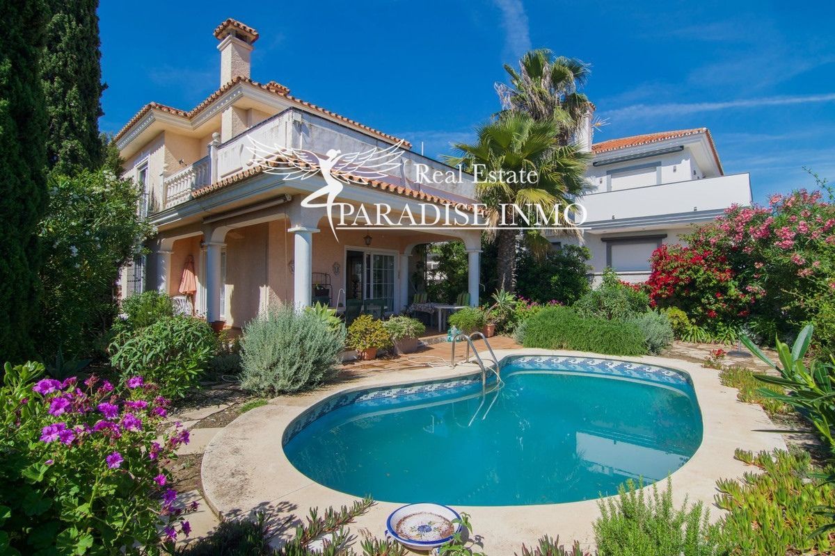 Chalet Independiente en venta Fuengirola, Málaga. Ref: 5947. Paradise Group 