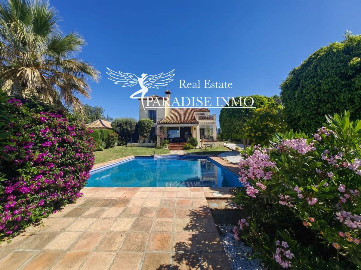 Chalet Independiente en venta Estepona, Málaga. Ref: 6000. Paradise Group 