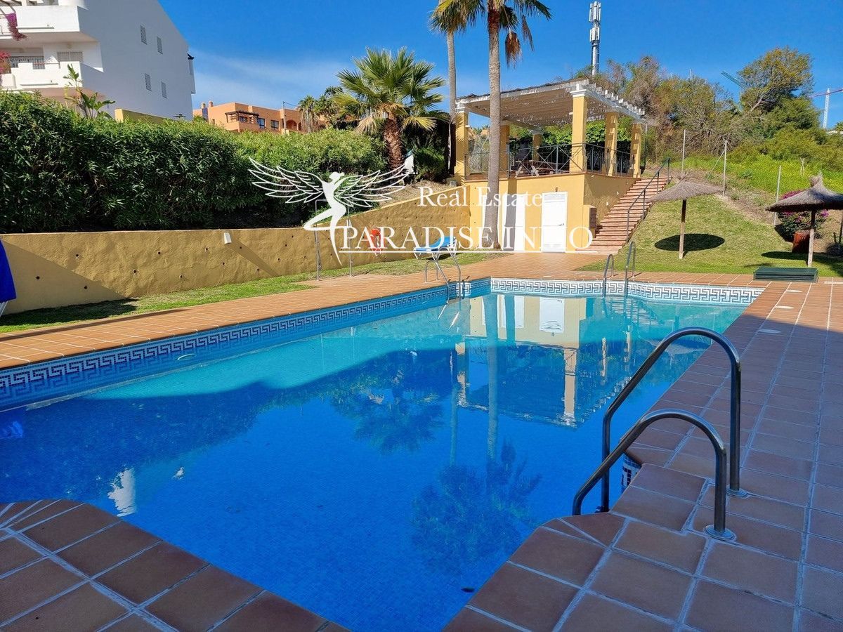 Flat for sale Estepona, Málaga. Ref: 6082. Paradise Group 