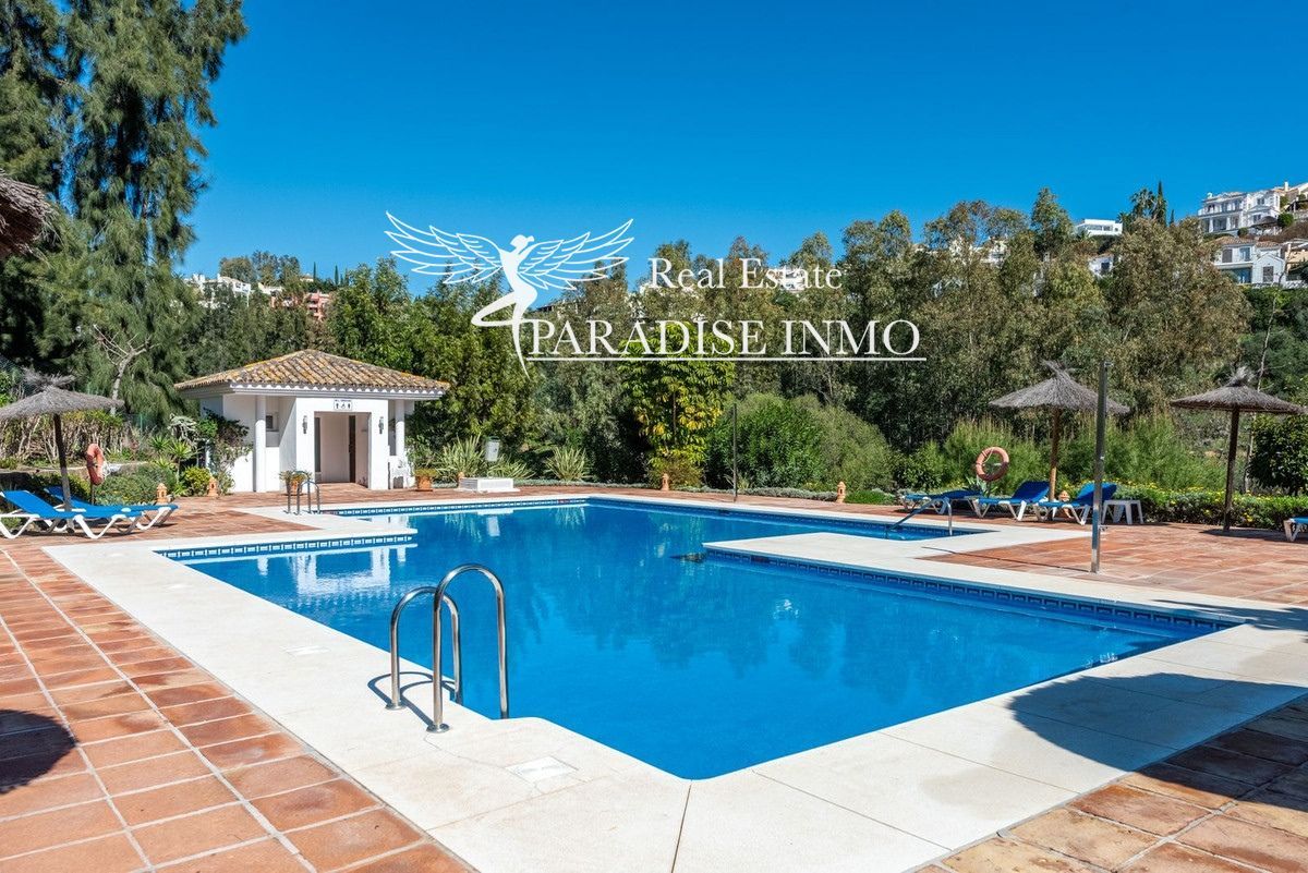 Flat for sale Benahavis, Málaga. Ref: 6406. Paradise Group 