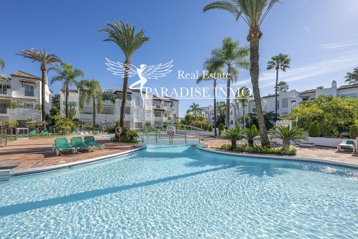 Flat for sale Estepona, Málaga. Ref: 6438. Paradise Group 